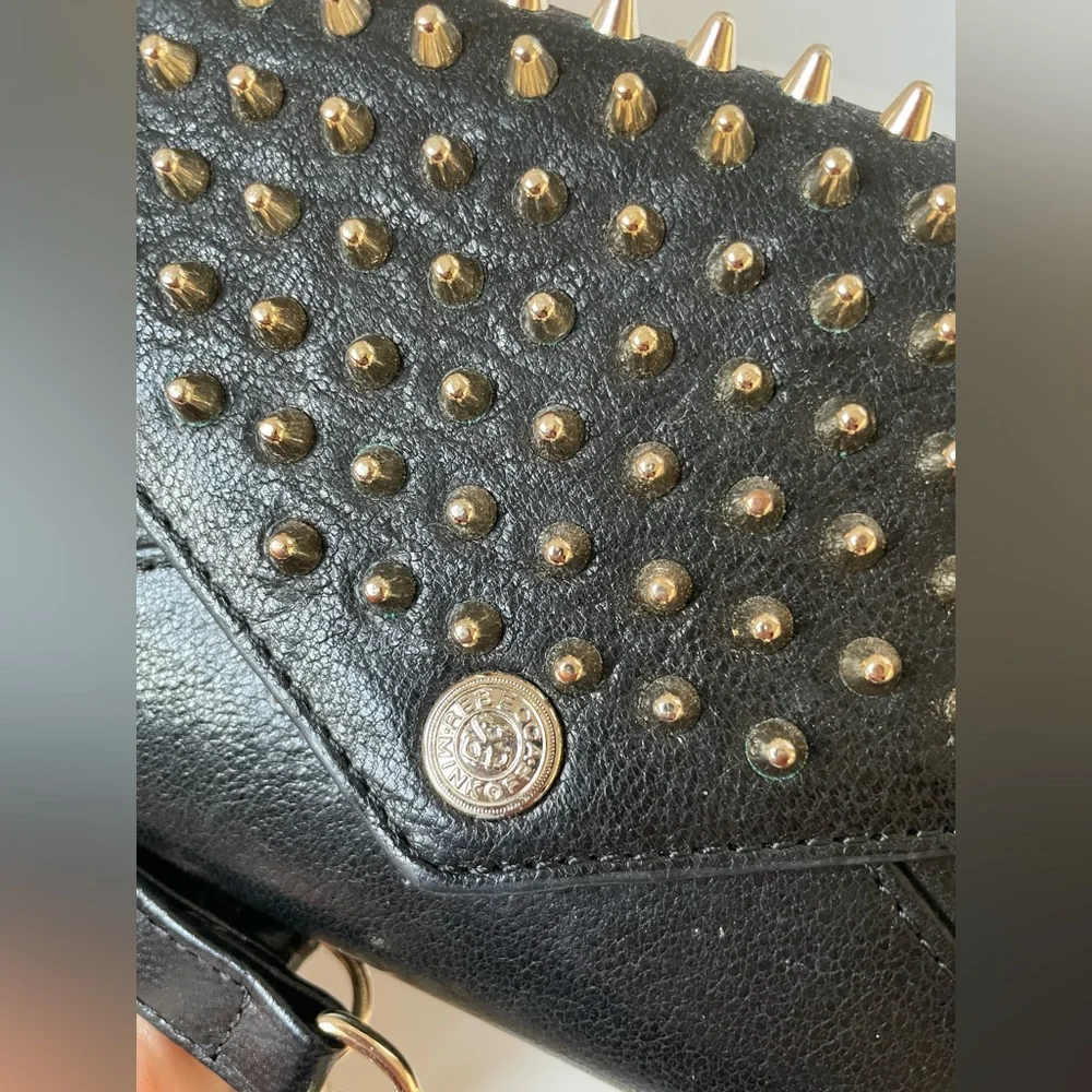 Rebecca Minkoff crossbody wallet on chain - Picture 2 of 8